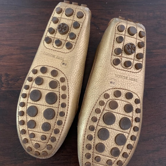 Tory Burch Kendrick Gold Leather Drivers Loafers - Picture 6 of 6